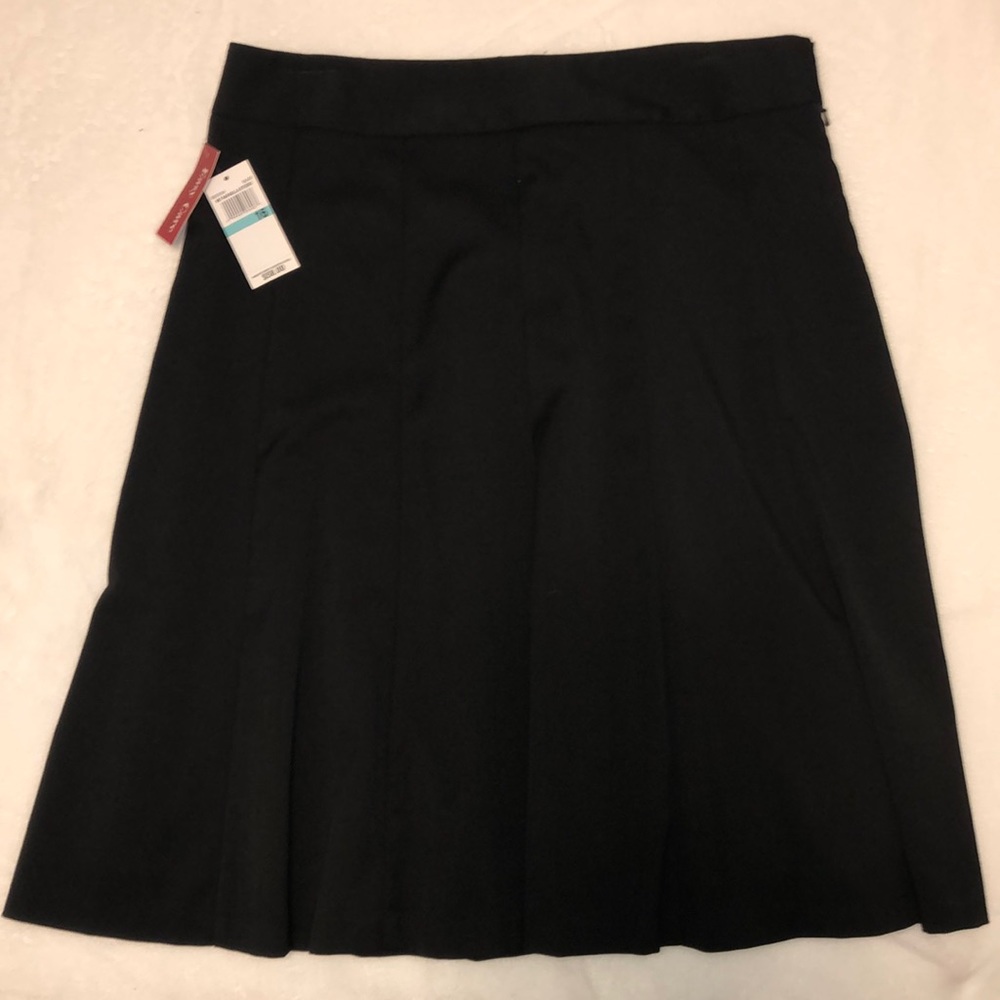 Rafaella NWT black skirt sz 16